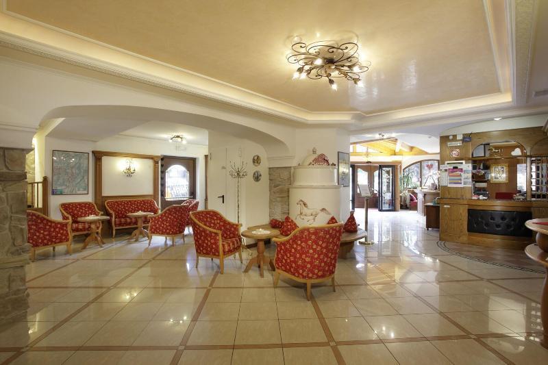 Cavallino Lovely Hotel Andalo Bagian luar foto